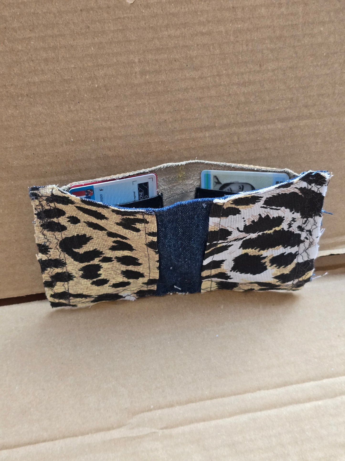 Survive.archive - Other Wallet: Graffio