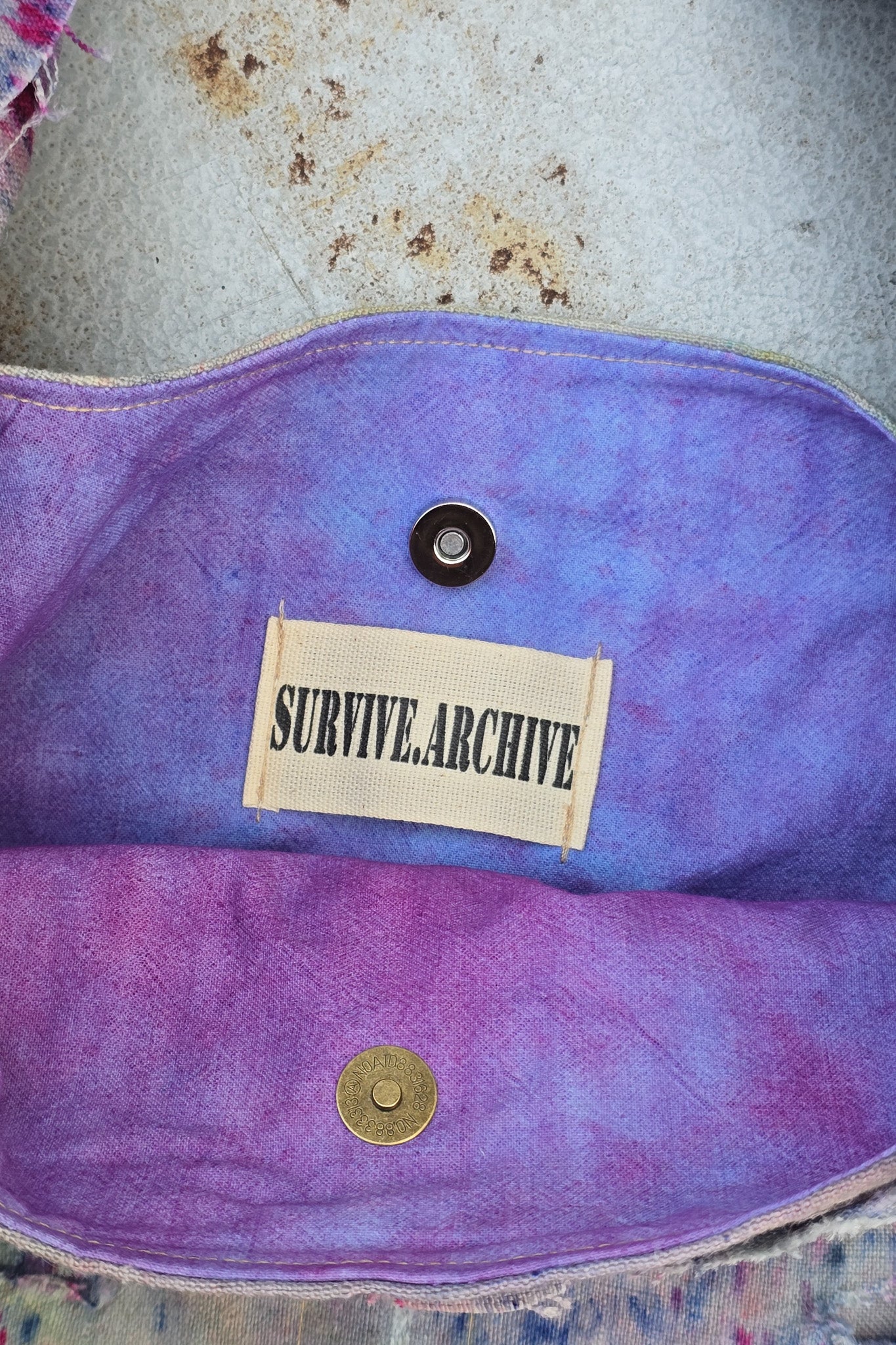 big CORRODE hobo bag 02