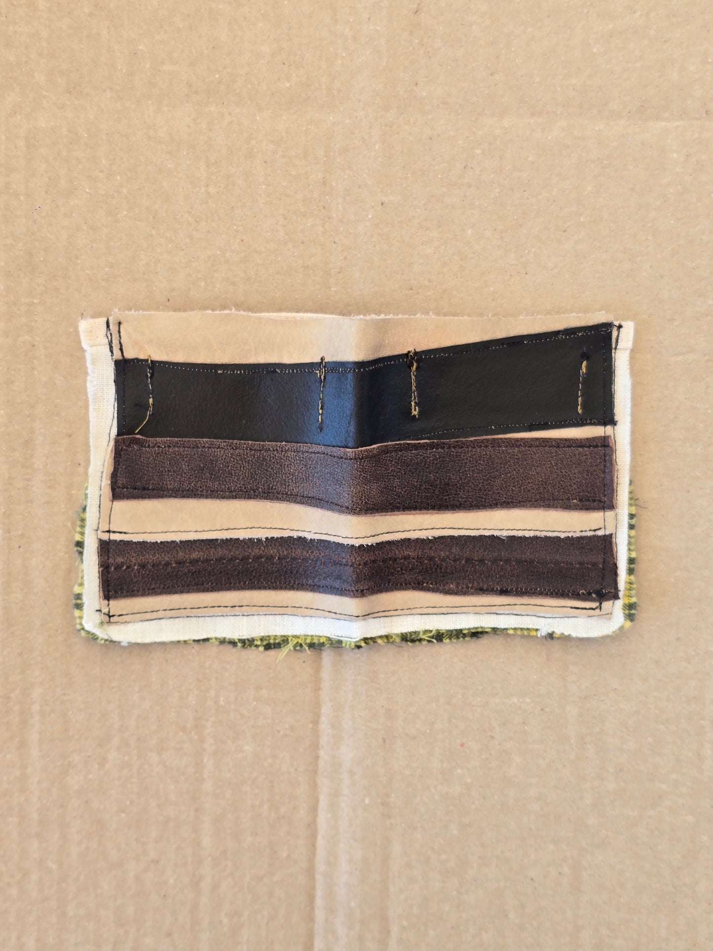 Survive.archive – Other Wallet: Striscia